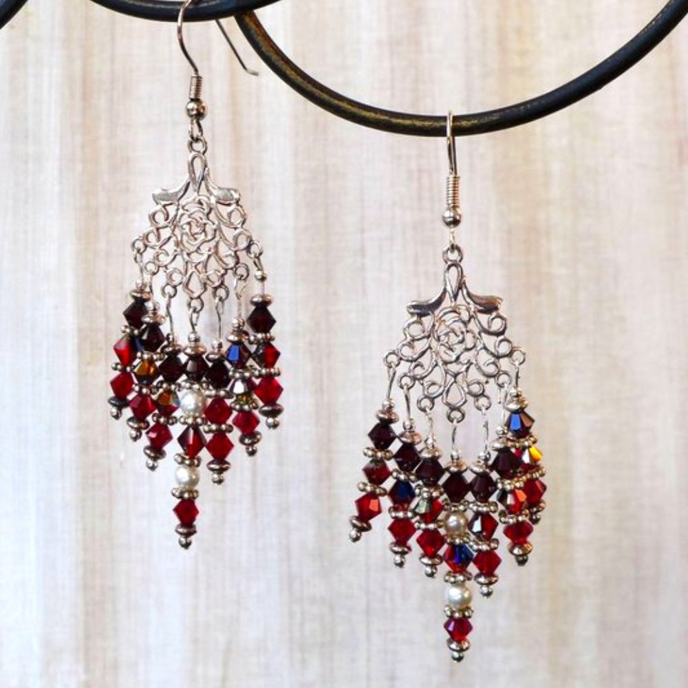 ⚜️Red Ombre Swarovski Chandelier earrings & Pearls